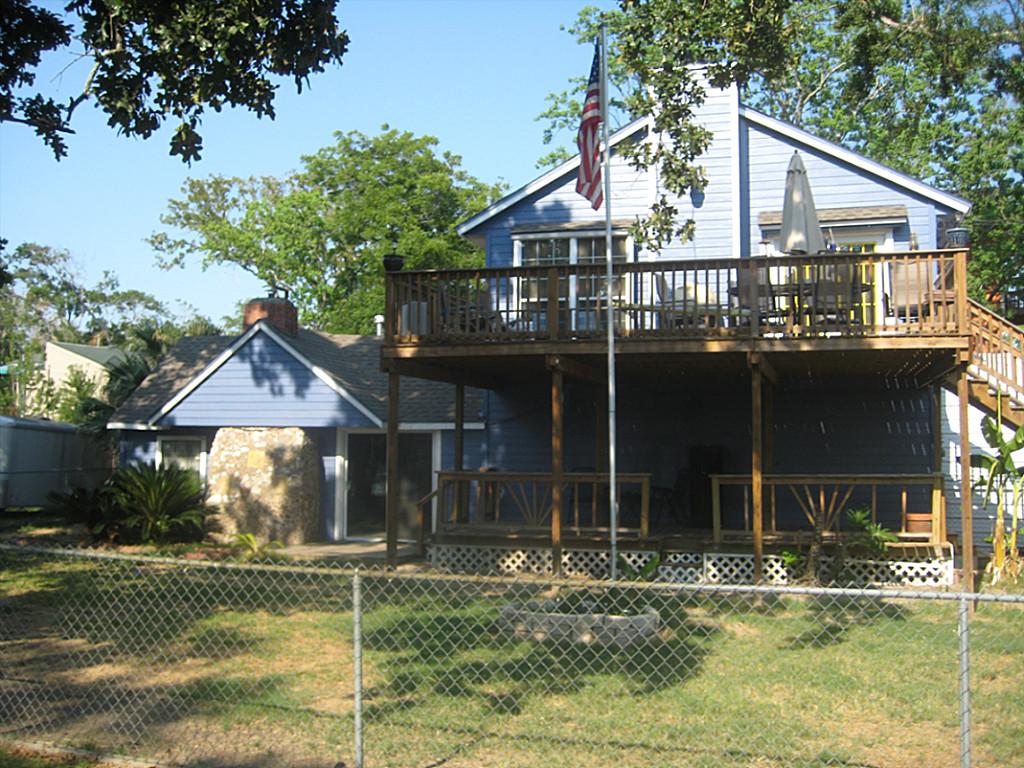  1114 Forest Rd, Clear Lake Shores, TX photo