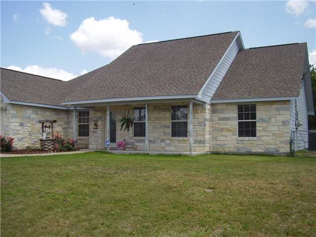  1315 E Independence St, Giddings, TX photo