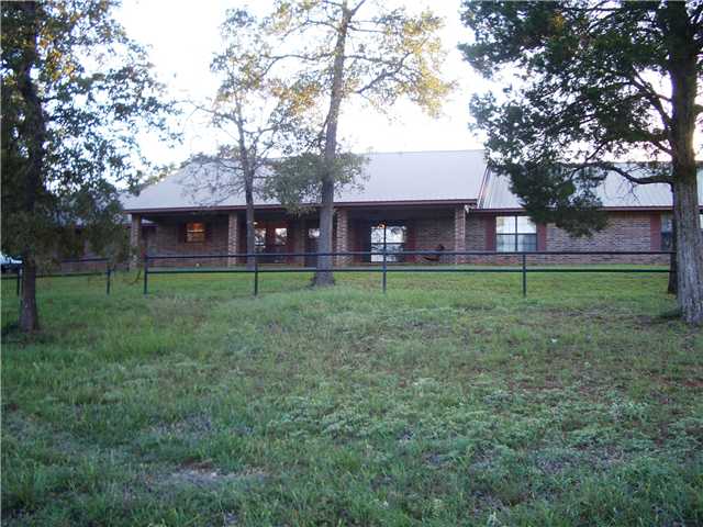  1105 Private Road 6002, Giddings, TX photo