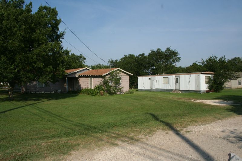  304 W Forgey St, Blooming Grove, TX photo