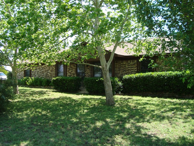  17029 NW County Road 4110, Frost, TX photo
