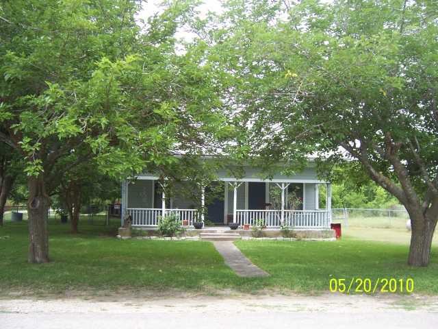  301 West Ave, Florence, TX photo