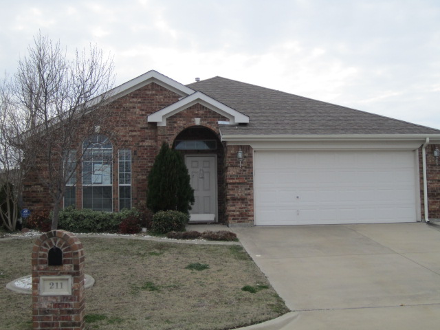  211 Sweetwater Dr, Weatherford, TX photo