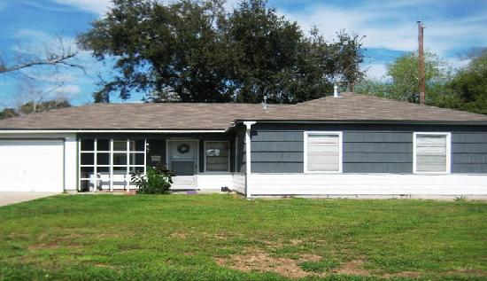  401 N Circle Dr, Baytown, TX photo