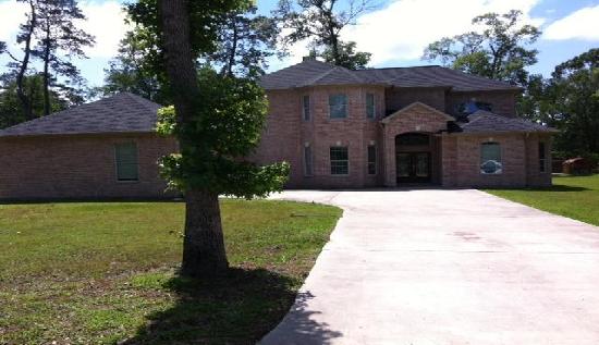  2106 Roman Forest Blvd, New Caney, TX photo