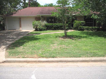  358 S Amherst Dr, West Columbia, TX photo