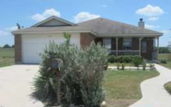  155 Eagle Dr, Luling, TX photo