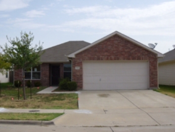  1961 Sampsell Dr, Grand Prairie, TX photo