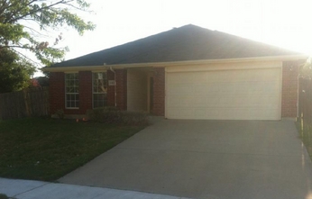  4434 Champion Hill Drive, Grand Prairie, TX photo