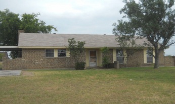  1814 Hill Top Circle, Weatherford, TX photo