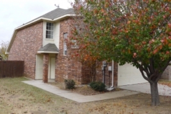  956 S Old Orchard Lane, Lewisville, TX photo