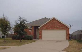 520 Paddle Dr, Crowley, TX photo