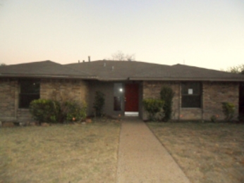 818 Villa Ridge Dr, Garland, TX photo
