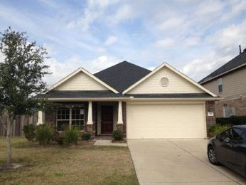  7707 Quiet Trace Ln, Pearland, TX photo