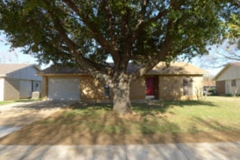  919 Elmwood Dr, Lewisville, TX photo