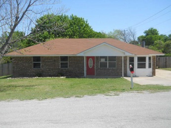  1702 N Rusk St, Weatherford, TX photo