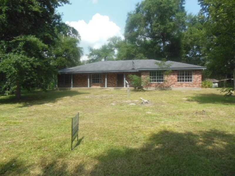  529 Marie Drive, Cleveland, Texas  photo