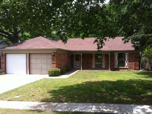  2301 Holly Dr, Euless, TX photo