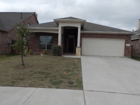  636 Hidden Dale Dr, Fort Worth, TX photo