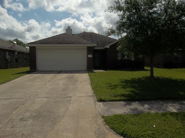 257 Rolling Brook Dr, Dickinson, TX photo