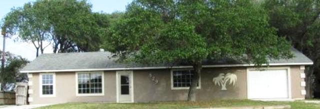  829 S Doughty St, Rockport, TX photo