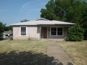  1121 S Armstrong Ave, Denison, TX photo