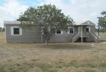  105 N County Road 5602, Castroville, TX photo