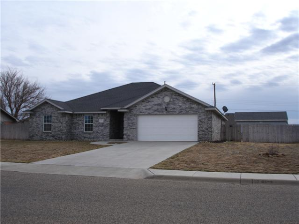  821 Baltimore Dr, Hereford, TX photo
