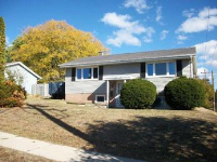  1317 Green Tree Rd, West Bend, WI 4066546