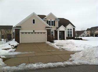  1701 Cloverview St, West Bend, WI photo
