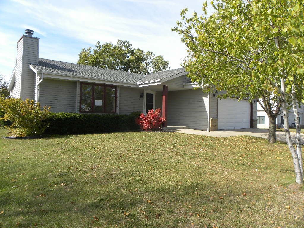  10417s Mockingbird Ln, Oak Creek, WI photo