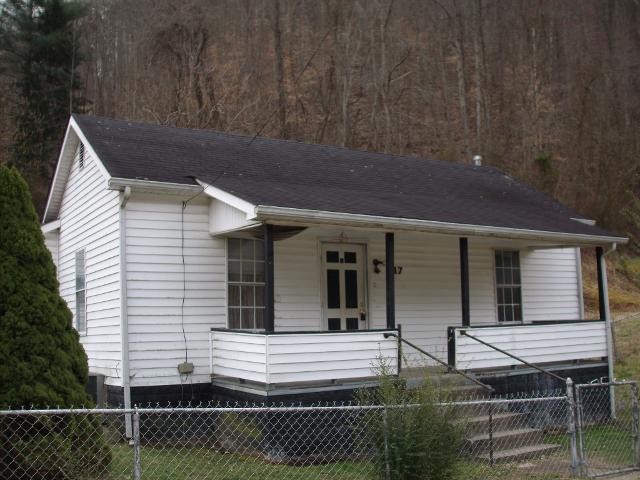  317 Weaver St, Holden, West Virginia photo