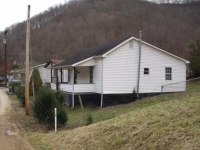  317 Weaver St, Holden, West Virginia 4683142