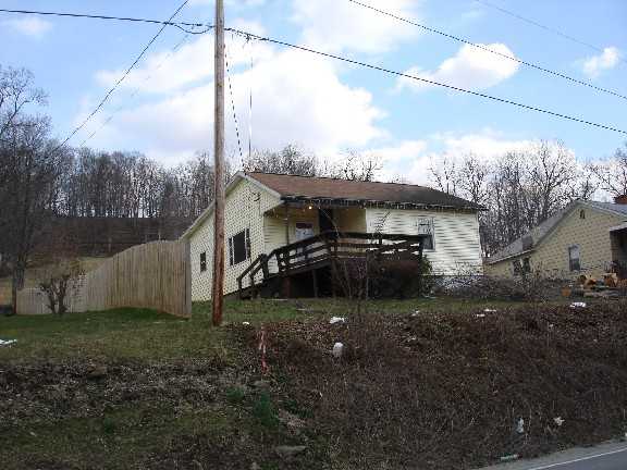  118 Chesnut Street, Idamay, West Virginia  photo