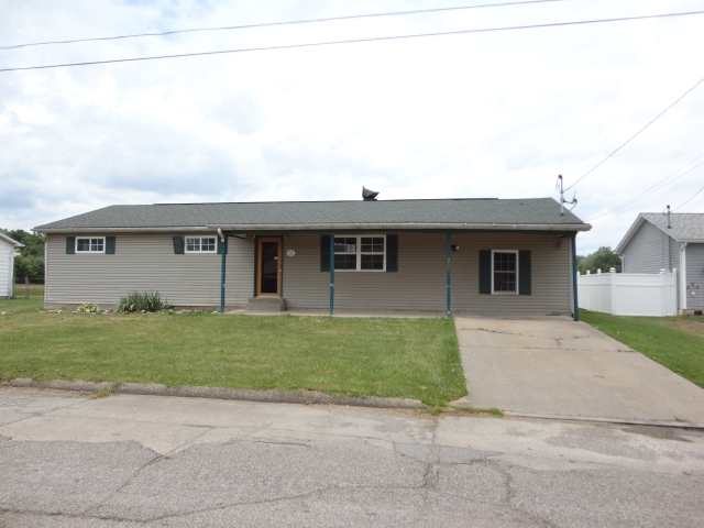  33 Lincoln Dr, Mineral Wells, WV photo