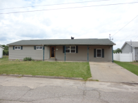 33 Lincoln Dr, Mineral Wells, WV 26150