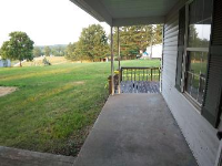  558 Meadow View Dr, Mineral Wells, WV 5669359