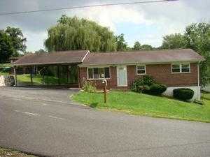  322 Carter Ave, Crab Orchard, West Virginia  photo