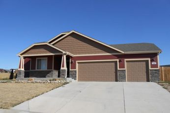 2202 Sawtooth Dr, Gillette, WY photo